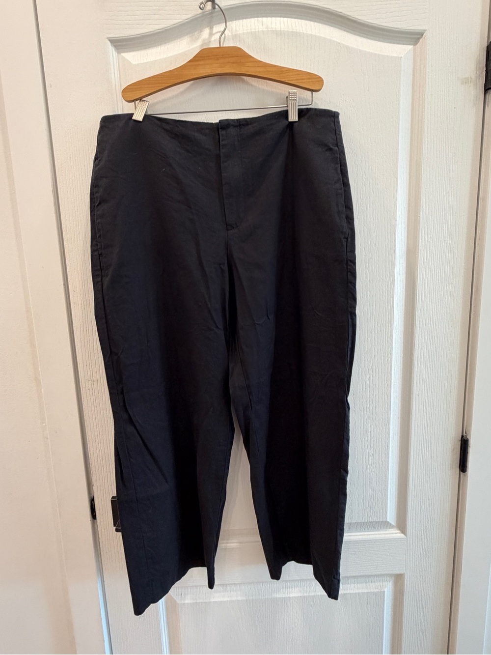 GAP Black Cropped Linen Pants